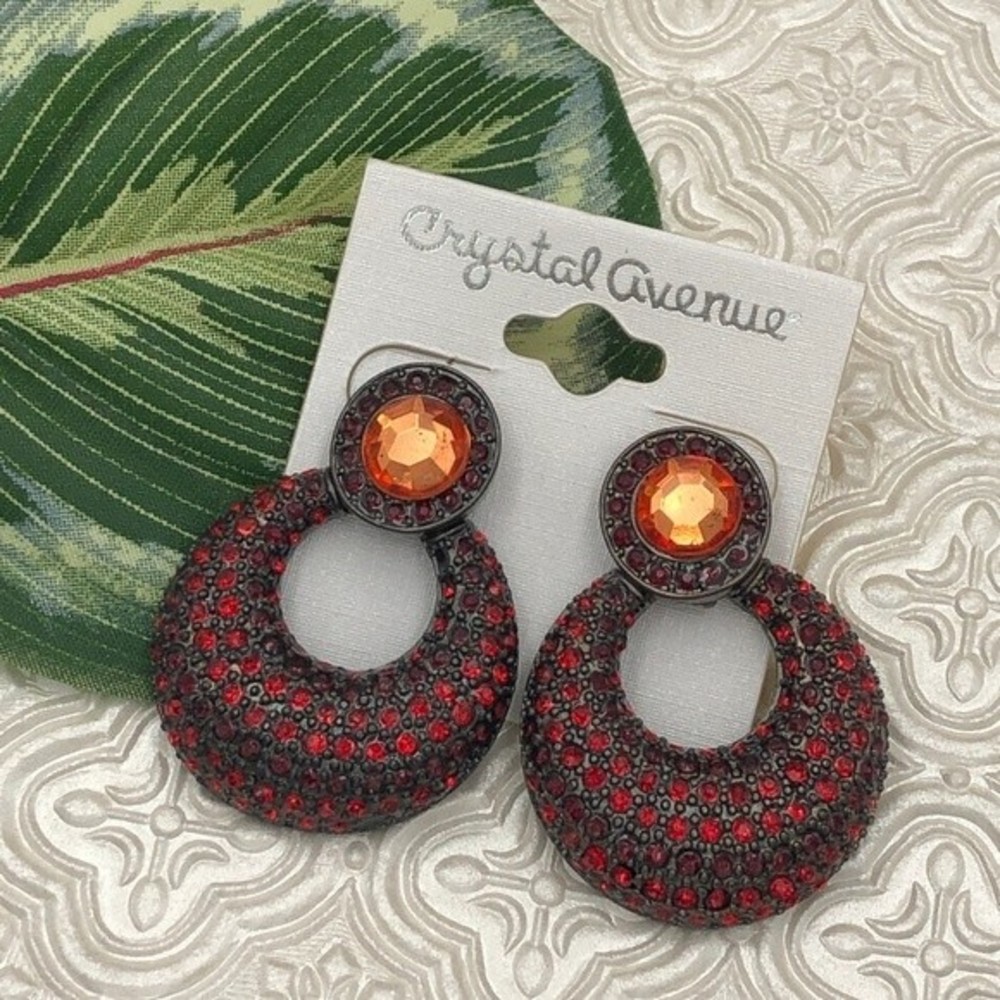 🌼 Red Rhinestone Door Knocker Earrings